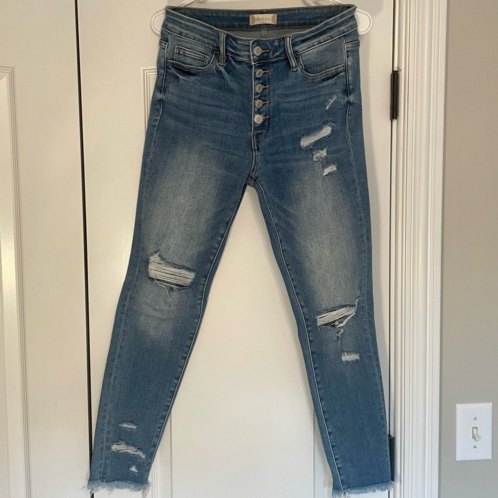 Altar’d State Women’s ripped high rise jeans size 28